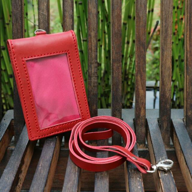 

ID Card Holder Lipat Name Tag Flip Magnet Asli Kulit Sapi Warna Merah Jambu