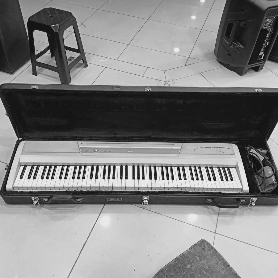 DIGITAL PIANO KORG SP-170S BEKAS