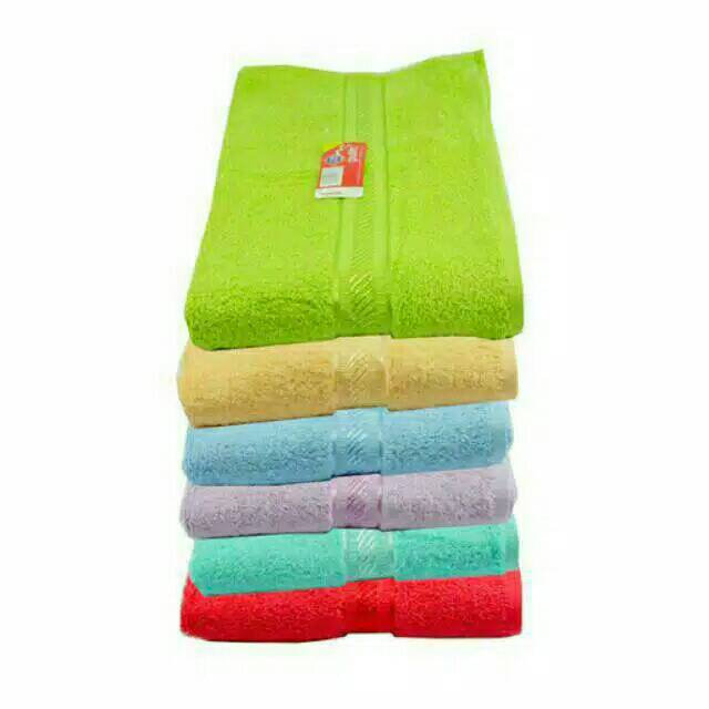 Handuk merah putih jumbo 70X135