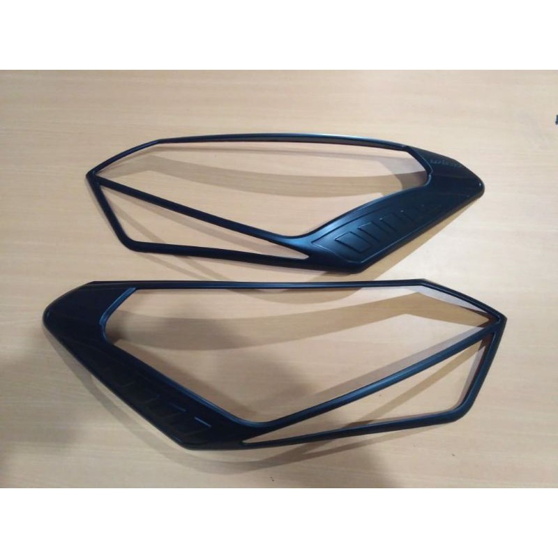 Garnish Lampu Depan New Agya 2017 2018 2019 2020 2021 2022 Hitam