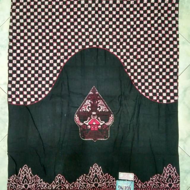 Sarung gloyor wanita motif wayang