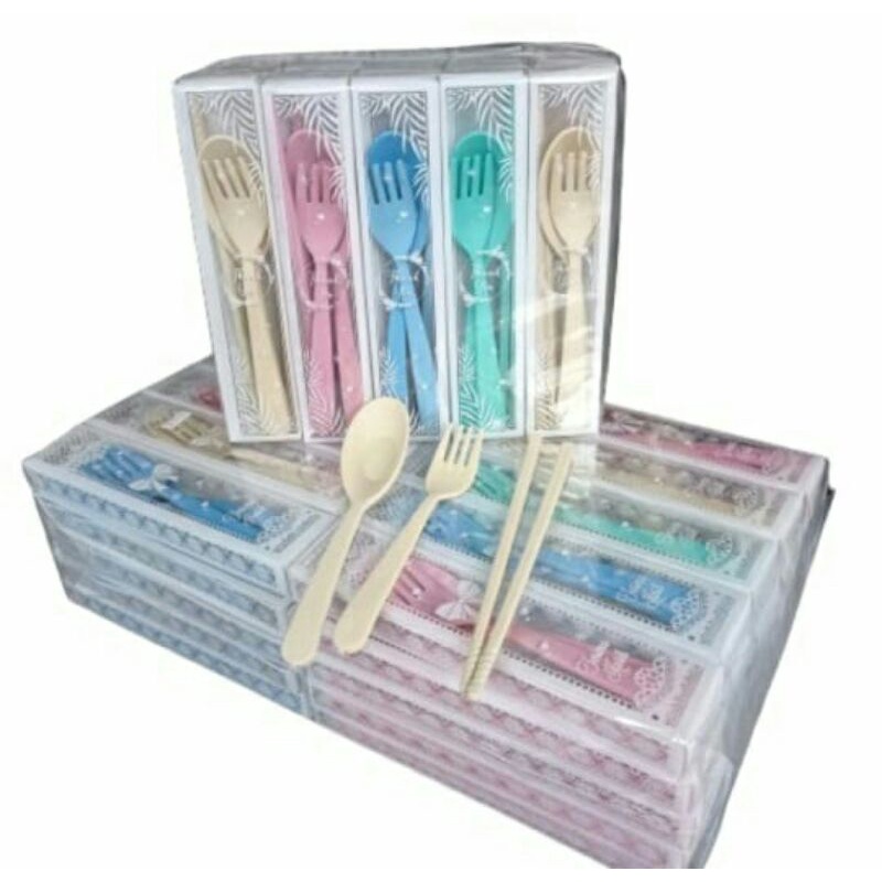 1 Set sendok, garpu, sumpit, & plastik kemas mika