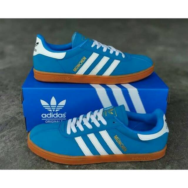 Adidas munchen  biru lis putih