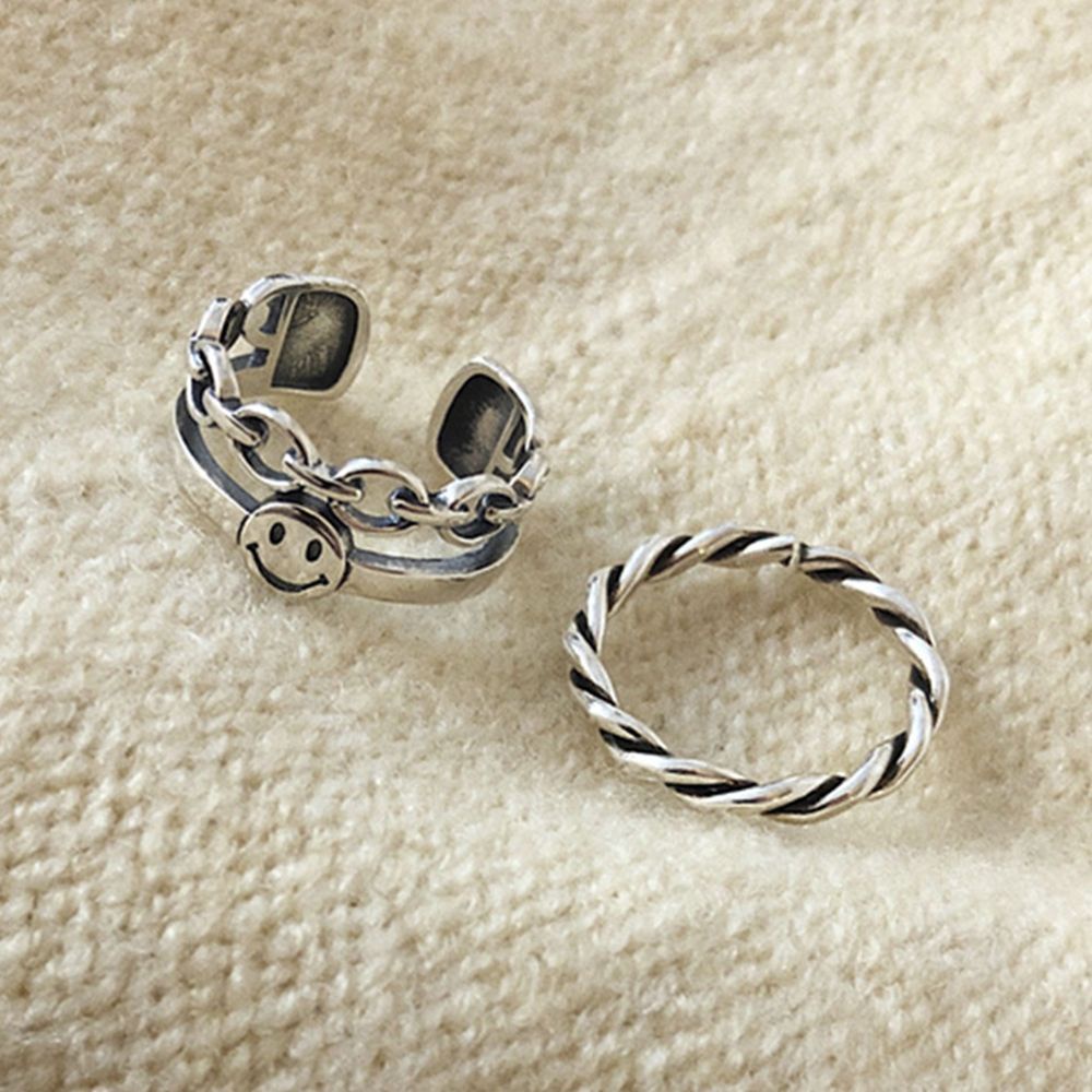 Mxbeauty 2pcs / Set Cincin Bahan Alloy Desain Smiley Face Gaya Korea / Unik Untuk Pria / Wanita