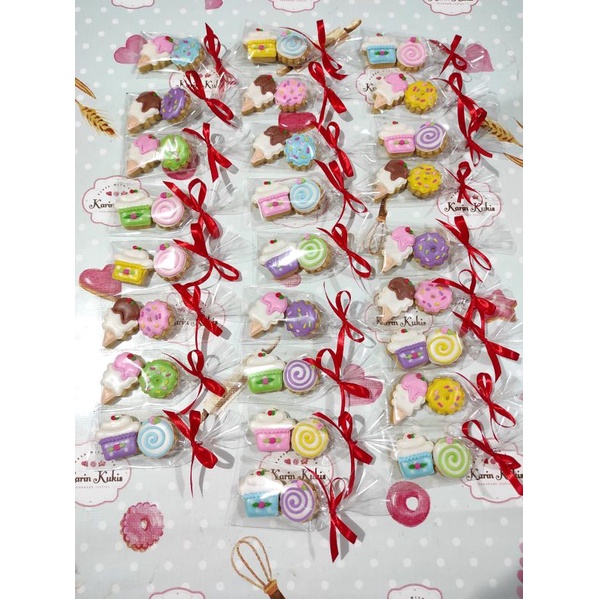 

KUKIS HIAS, KUKIS KARAKTER ISI 2 TEMA LOLLIPOP (minimal 10 pcs)