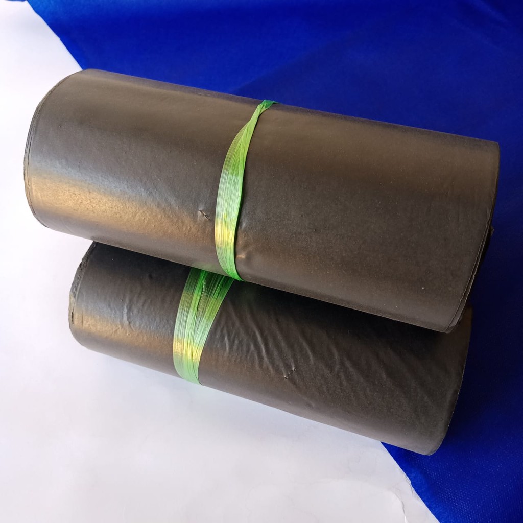 

Plastik Packing Polymailer 20x35 cm Hitam Amplop Seal 20 x 35 cm Tebal Matte