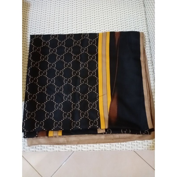 PRELOVED HIJAB SEGI EMPAT MOTIF GUCCI