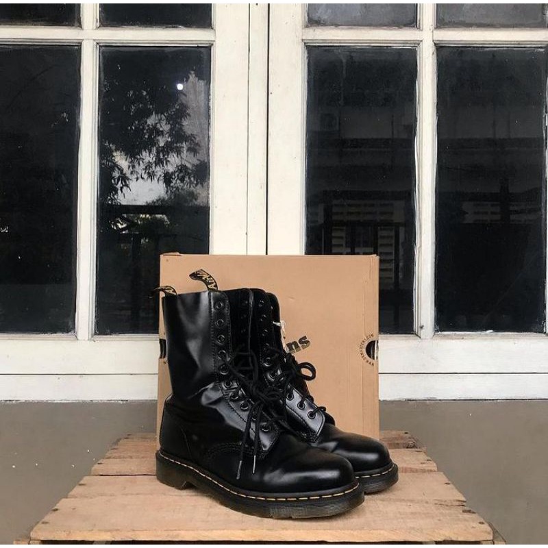 Dr.Martens 1490 Black Smooth