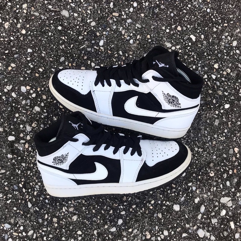 AIR JORDAN 1 MID WHITE BLACK SECOND *size 40
