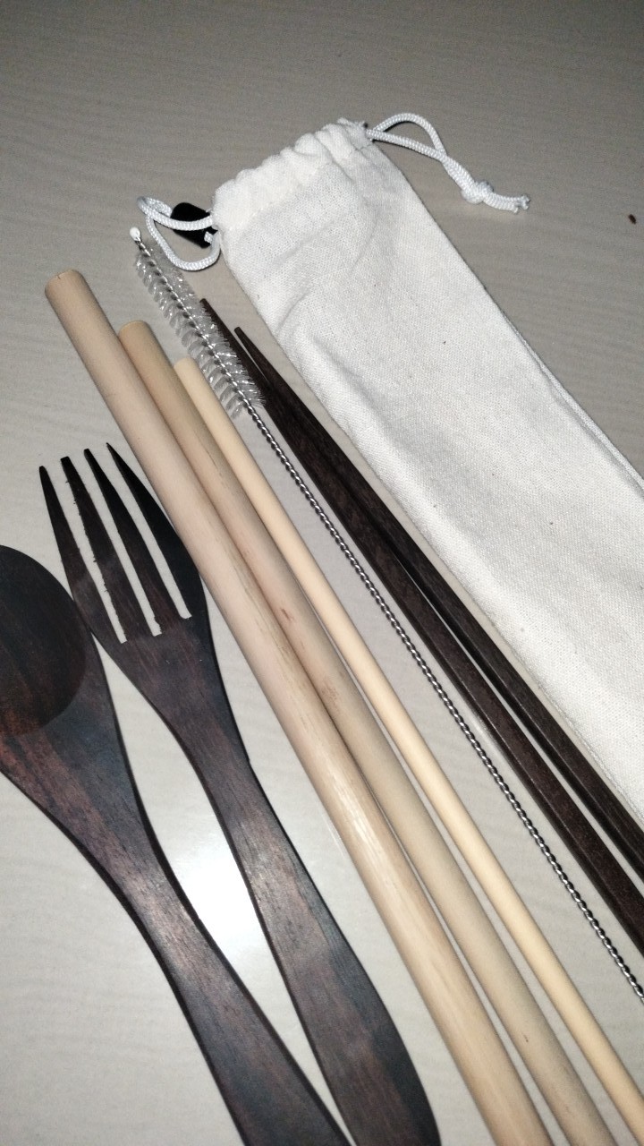 Set Alat Makan Sendok,garpu,sumpit,sedotan Korea / Jepang