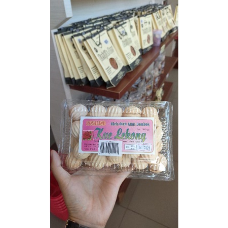 

kue Lekong