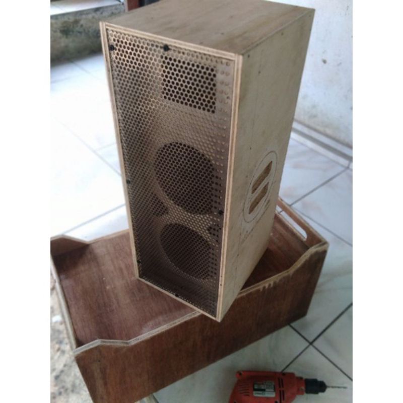 Box tripod 6in isi 3 spiker lengkap gril