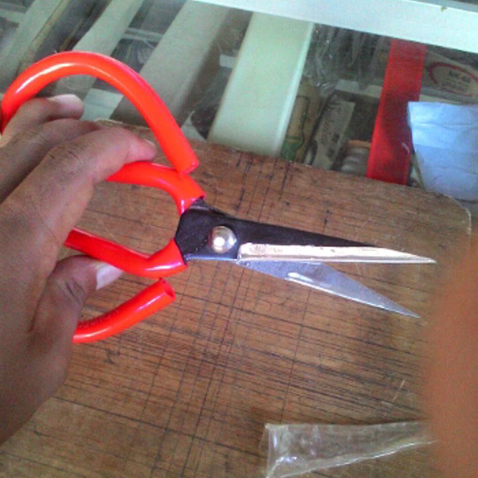 

gunting jahit