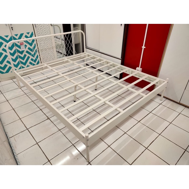 Tempat Tidur Besi Lyon 160x200 tanpa kasur
