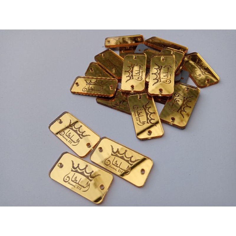 

50 pcs label akrilik gold ukuran 1,5x3 cm