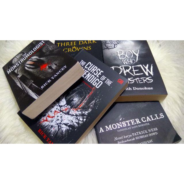 [INDONESIA] BUKU NOVEL THE MONSTRUMOLOGIST 4 SERI - MONSTRUMOLOGIST - CURSE OF THE WENDIGO - ISLE OF BLOOD - FINAL DESCENT - RICK YANCEY [ORIGINAL]