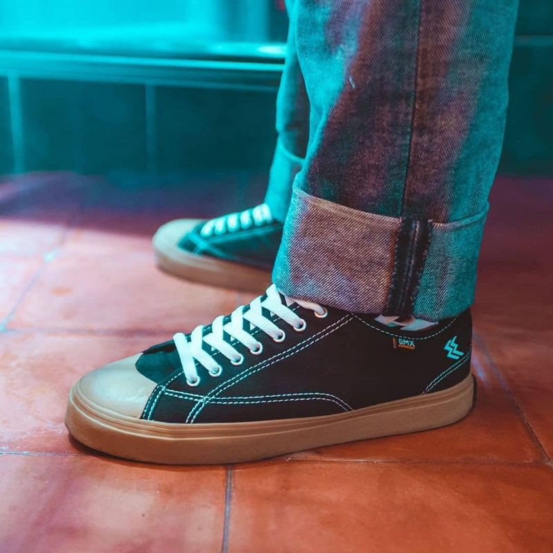 

Timeless low Black gum