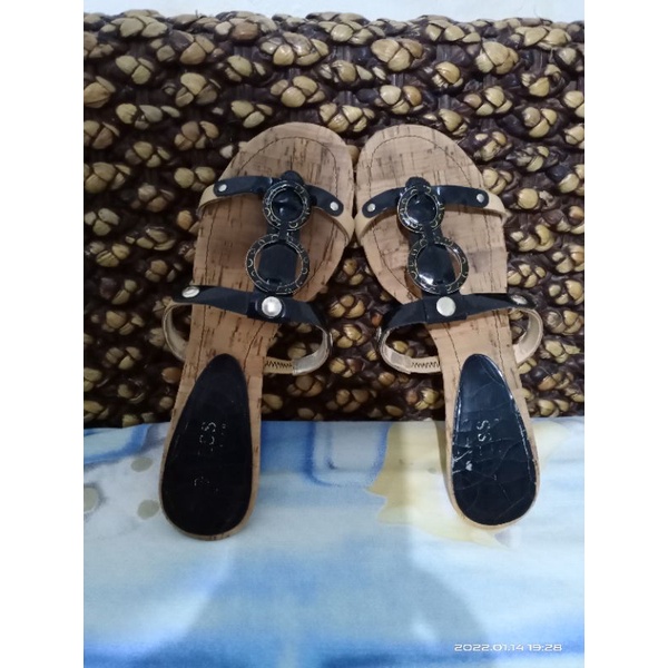 Guess women high heels 909. preloved sepatu wanita