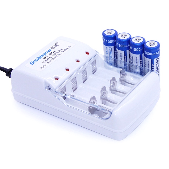 Charger Baterai 4 slot for AA/AAA with 4 PCS AA Battery Rechargeable NiMH 1200mAh