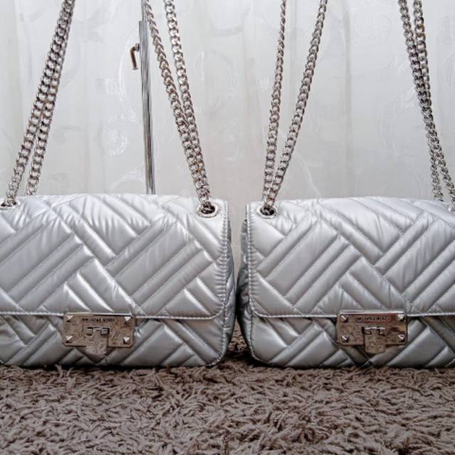 Michael Kors Peyton medium shoulder flap silver