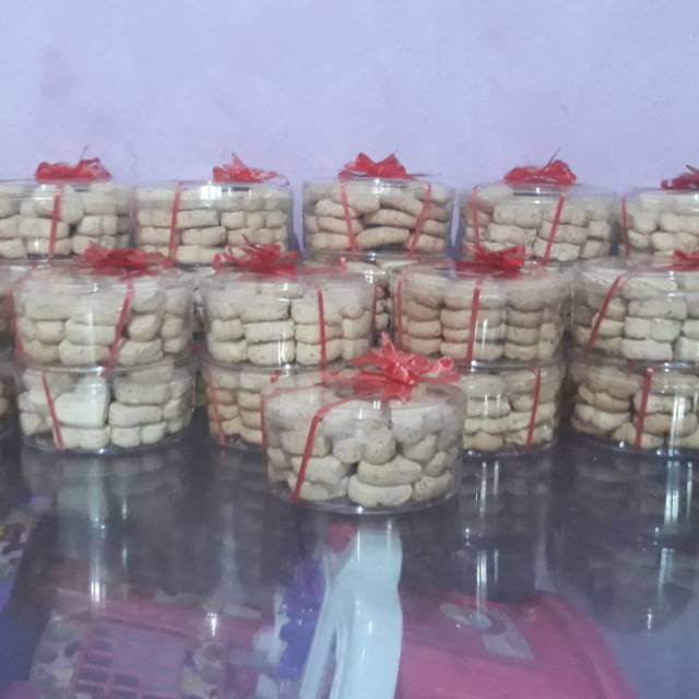 

Kue Sake (Sagu Keju)