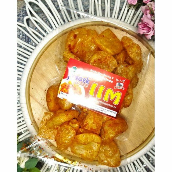 

Kerupuk Jangek Pedas atau kulit sapi