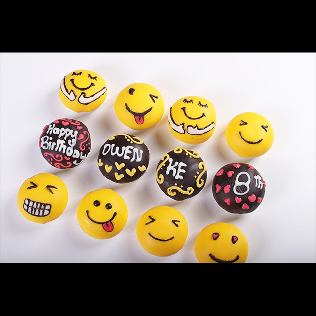 

Donat Smiley Face (harga satuan)