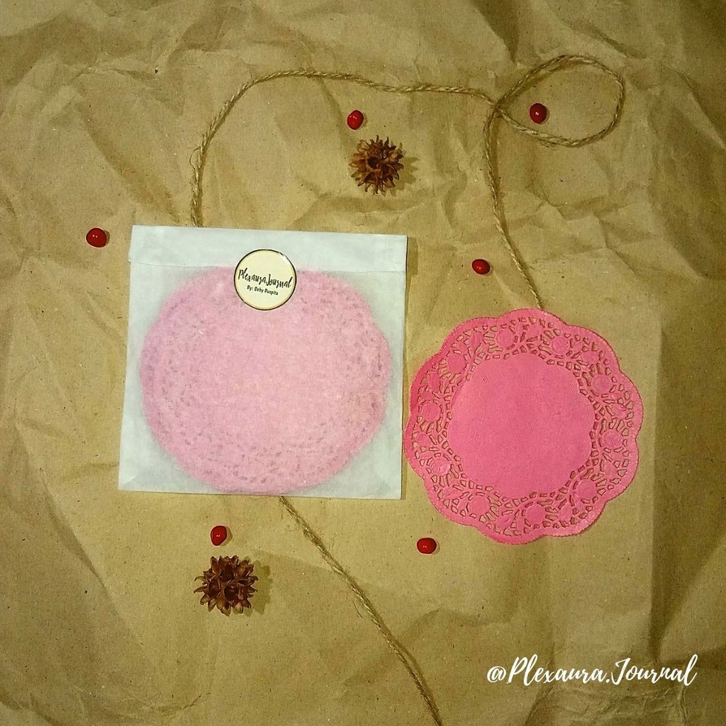 

Kertas Doilies/ Kertas roti “PINK ” untuk hiasan scrapbook, bujo, DIY