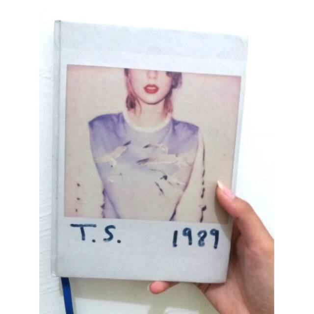 

BUKU TULIS / NOTES / NOTEBOOK TAYLOR SWIFT 1989
