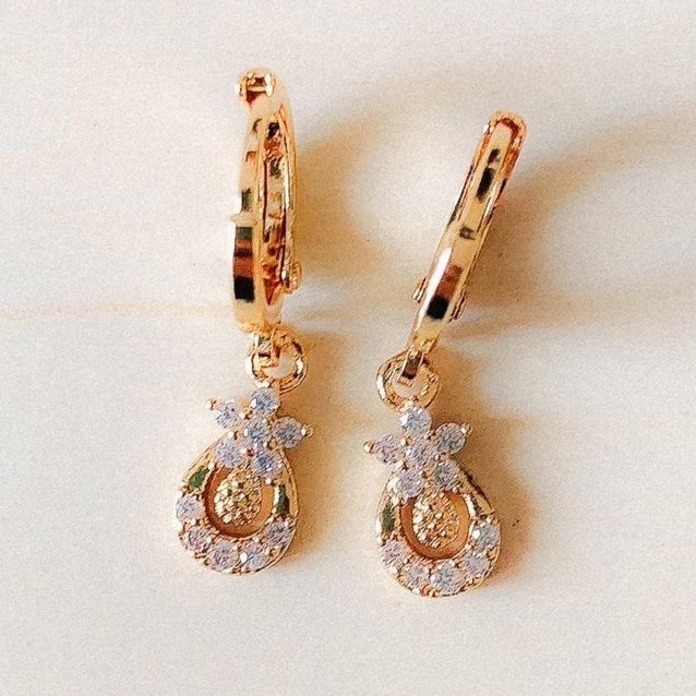Anting Wanita Oval Drop Zirconia Gold Xuping