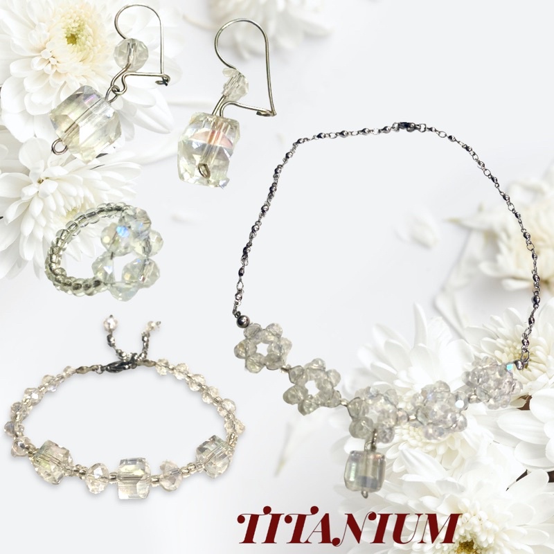 satu set perhiasan titanium//kalung//gelang//cincin//anting//perhiasan