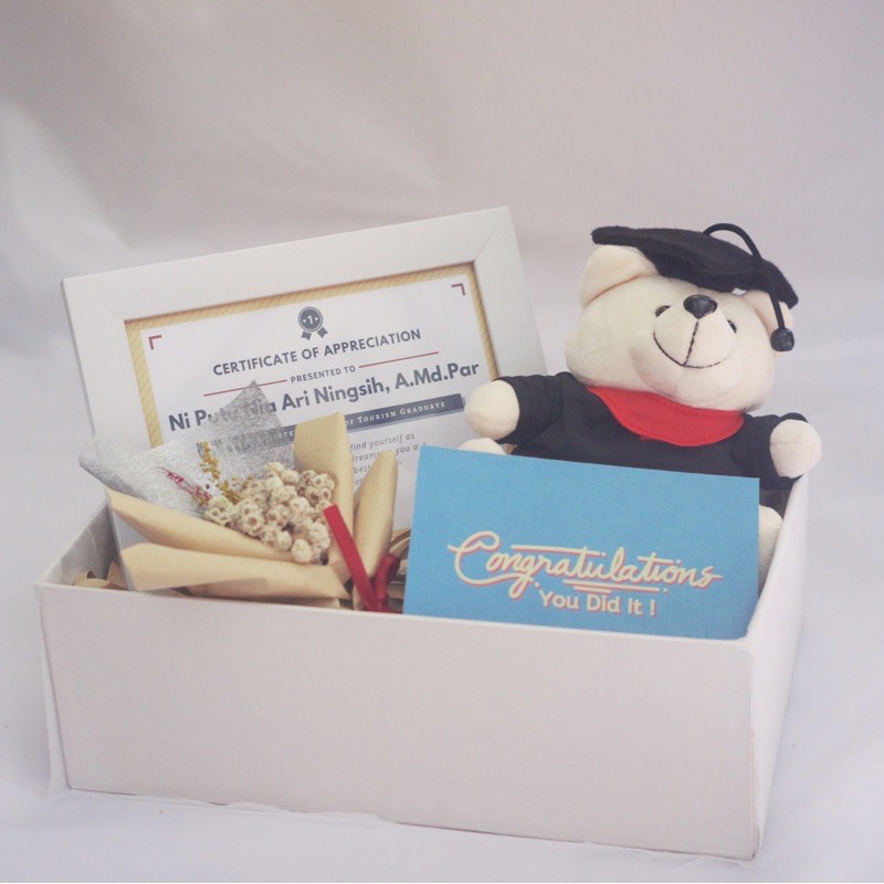

Hadiah wisuda/Gift Box/Kotak kado/Hadiah ulang tahun/Hadiah anniversary/Hadiah wisuda