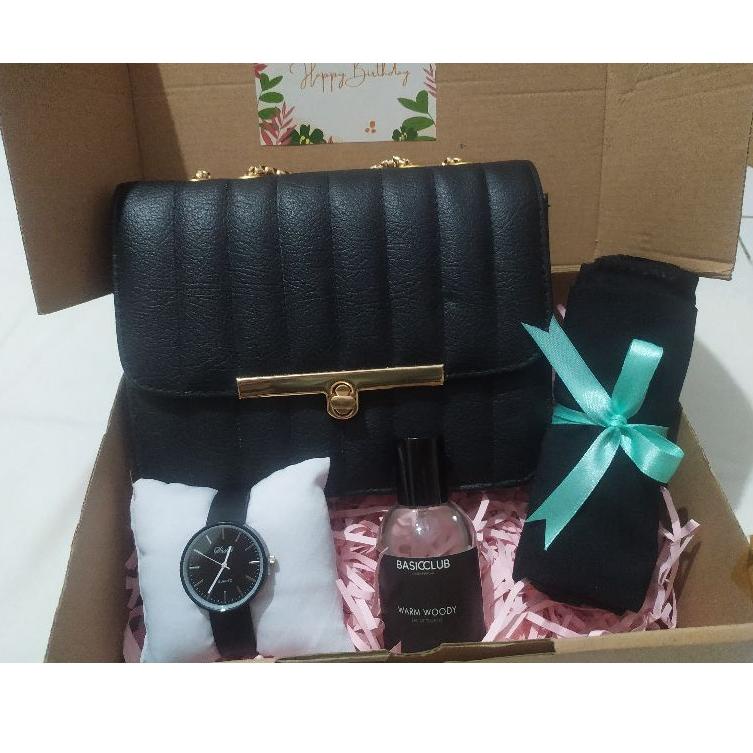 

☛ Restok GIFTBOX SLING BAG / KADO CEWEK / KADO PACAR / ANNIVERSARY / ,.,.,.,.,.,
