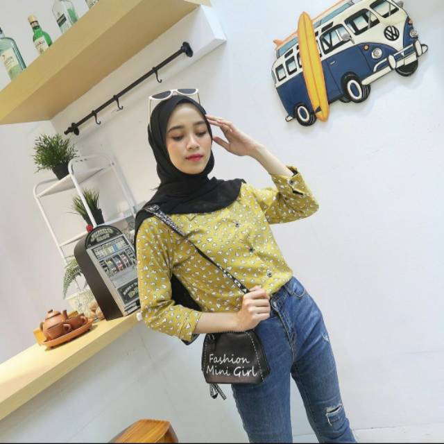 Love Shirt Stradivarius Look Like, Kemeja Motif Love