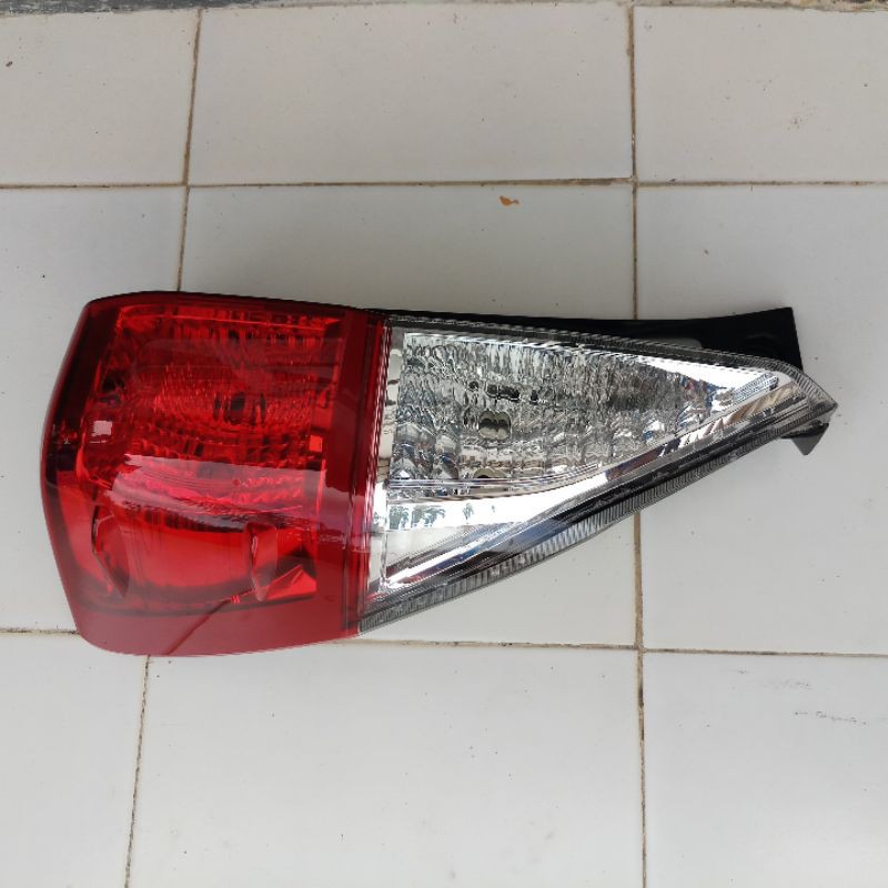 Stoplamp Toyota Innova Reborn