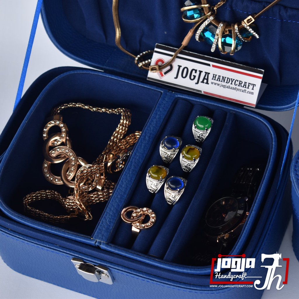 Jewellery Box With Traveller Case / Kotak Tempat Perhiasan dan Accesories Benheur