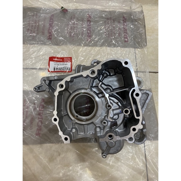 CRANKCASE BLOK OLI MESIN VARIO 110 KARBU CALTER TAP OLI KVB ORIGINAL ORI HONDA AHM 11100-KVB-931