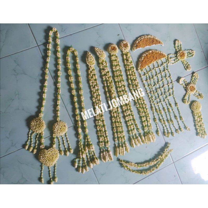 RONCE RONCEAN MELATI ADAT BANJAR