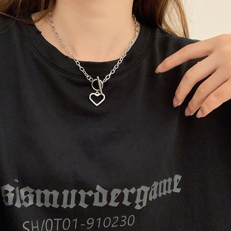 Gadis panas hollow jantung kalung wanita in hip hop niche desain sederhana temperamen klavikula rant