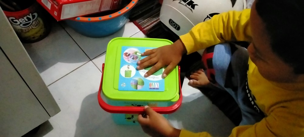 Onyx Kotak Penyimpanan / Vito Box Small Shaun The Sheep 5.2 L