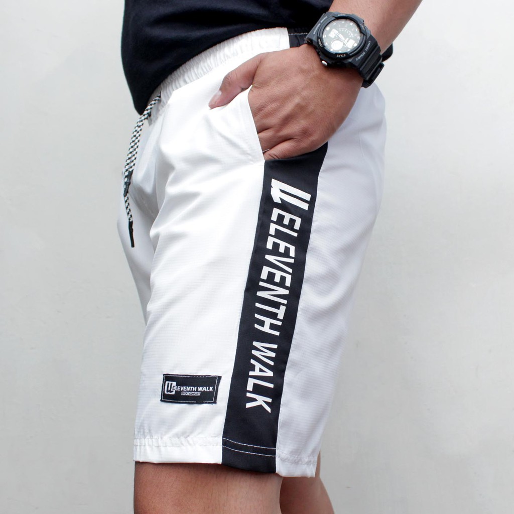 Elevent Walk Celana Pendek Pria Putih Lis Hitam Best Elevent Walk Celana Pendek Pria Putih Lis Hitam Best