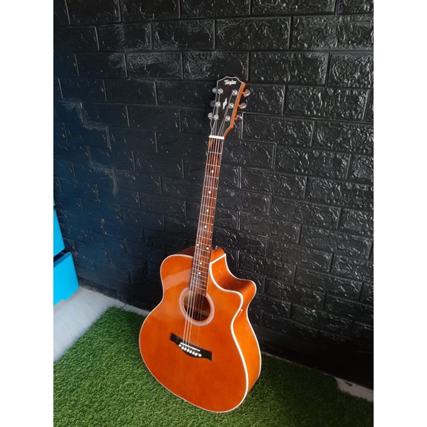 Gitar Akustik Taylor Custom