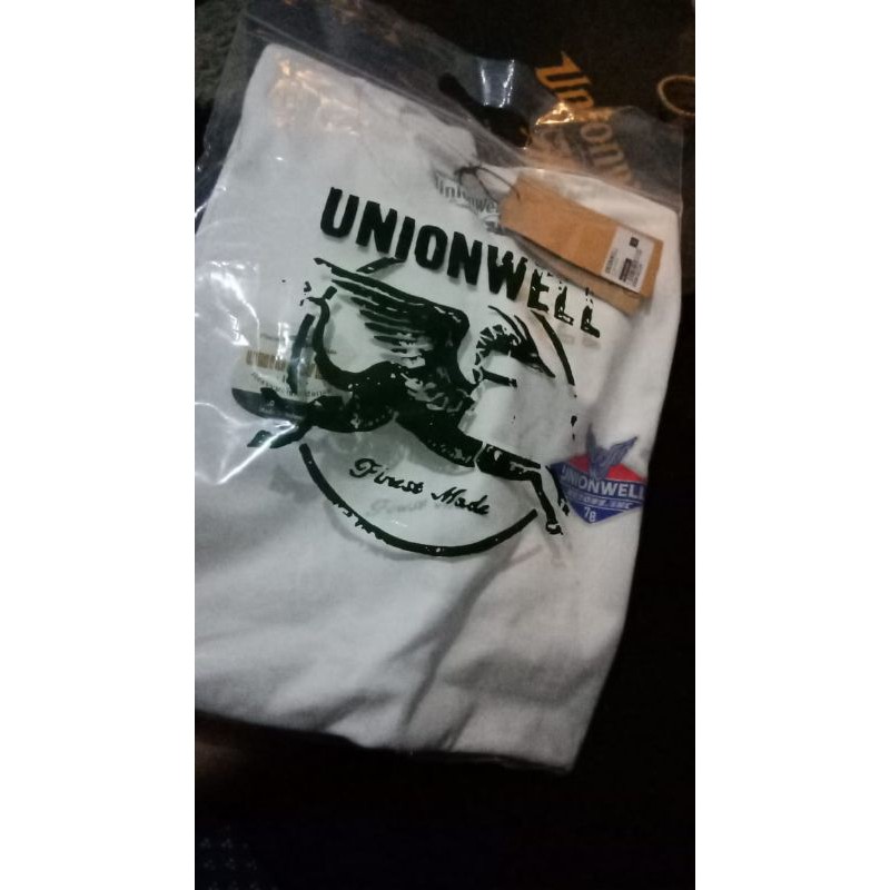 t-shirt unionwell white