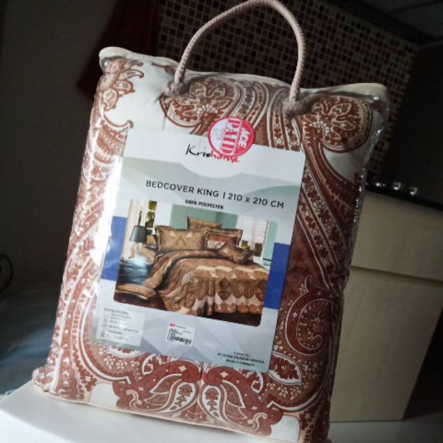 Bedcover King merk krishome (ukuran 210 x 210 cm)