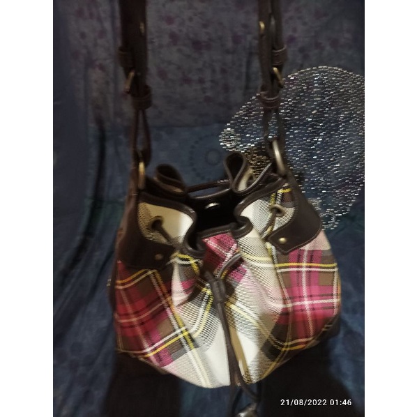 Tas serut kotak kotak ala Burberry Preloved