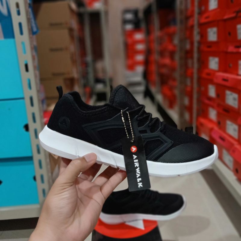 Sepatu Slip on Airwalk Johan Black