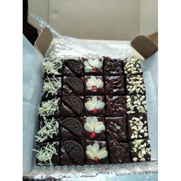 

Brownies fudgy panggang enak murah 20x20 brownis bronis shiny crusti