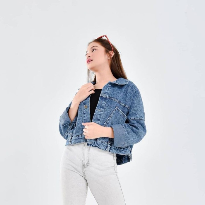 PulBear Jacket / Jaket Jeans Wanita / Jaket Levis/Denim Crop Wanita