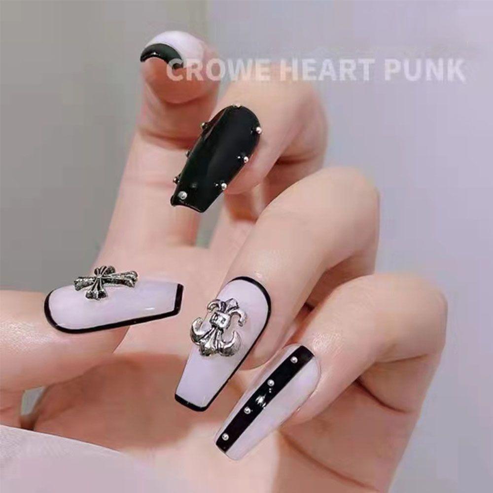 Nickolas1 Pesona Kuku Punk 50 Pcs Gaya Retro Rock Emas Perak Crowe Jantung Paku Keling Nail Art Dekorasi