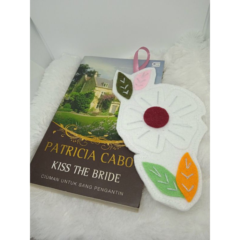 

Bookmark pembatas buku - Flowery